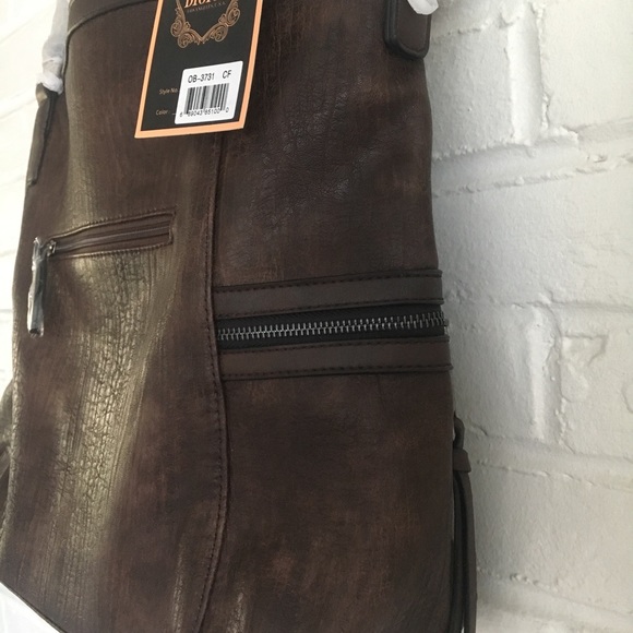 SOLD🤗🤗🤗🤗High Quality Brown PU Tote - Picture 4 of 7